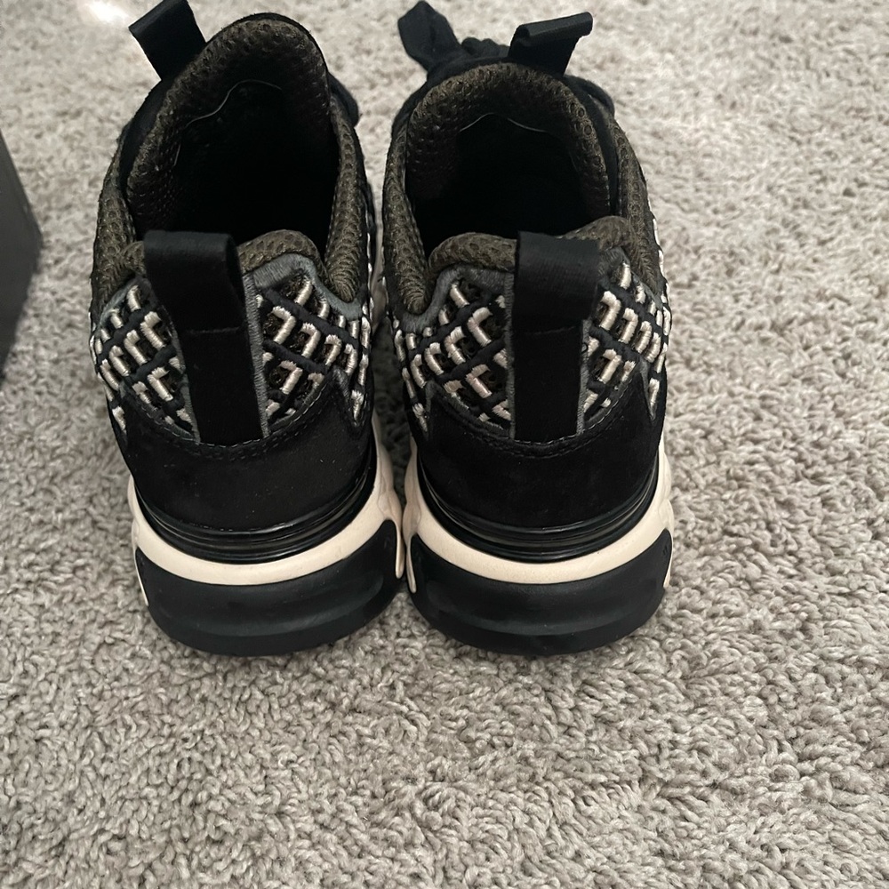 Chanel sneakers - Picture 7 of 7